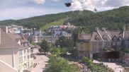 Archiviertes Webcam Bild: Tremblant: Place des Voyageurs am 12.07.2026 um 16:17 Uhr