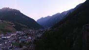 Archiviertes Webcam Bild: Sölden: Blick auf den Ort am 01.10.2026 um 07:15 Uhr