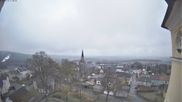 Archiviertes Webcam Bild: Schöneck: Blick vom Rathaus Richtung Kirche am 12.04.2026 um 12:19 Uhr