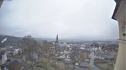 Archiviertes Webcam Bild: Schöneck: Blick vom Rathaus Richtung Kirche am 12.04.2026 um 16:19 Uhr