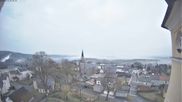 Archiviertes Webcam Bild: Schöneck: Blick vom Rathaus Richtung Kirche am 13.04.2026 um 07:20 Uhr