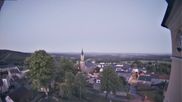 Archiviertes Webcam Bild: Schöneck: Blick vom Rathaus Richtung Kirche am 28.05.2026 um 04:56 Uhr