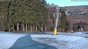 Archiviertes Webcam Bild: Skilfit Lössnitz: Mittelstation am 26 Feb 2026 um 08:45 Uhr