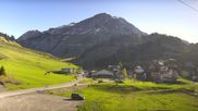 Archived webcam image showing Stuben am Arlberg - Town View on 1 May 2026 at 08:30