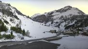 Archived webcam image showing Stuben am Arlberg - Town View on 17 May 2026 at 07:06