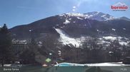 Archiviertes Webcam Bild: Bormio: Blick von der Therme aufs Skigebiet am 26 Feb 2026 um 11:04 Uhr