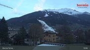 Archiviertes Webcam Bild: Bormio: Blick von der Therme aufs Skigebiet am 12.04.2026 um 01:38 Uhr