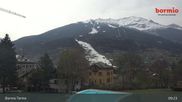 Archiviertes Webcam Bild: Bormio: Blick von der Therme aufs Skigebiet am 12.04.2026 um 09:38 Uhr