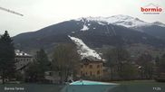 Archiviertes Webcam Bild: Bormio: Blick von der Therme aufs Skigebiet am 12.04.2026 um 11:38 Uhr
