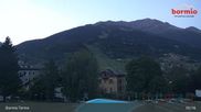 Archiviertes Webcam Bild: Bormio: Blick von der Therme aufs Skigebiet am 12.07.2026 um 05:43 Uhr