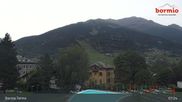 Archiviertes Webcam Bild: Bormio: Blick von der Therme aufs Skigebiet am 27.08.2026 um 07:47 Uhr
