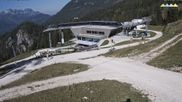 Archiviertes Webcam Bild: Königssee: Jennerbahn Mittelstation mit Restaurant am 30.09.2026 um 14:03 Uhr