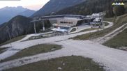Archiviertes Webcam Bild: Königssee: Jennerbahn Mittelstation mit Restaurant am 30.09.2026 um 18:03 Uhr
