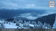 Archived webcam image showing Alpendorf: Peak of mountain "Gernkogel" on 17 May 2026 at 05:54