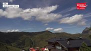 Archiviertes Webcam Bild: Wildkogel-Arena: Bergrestaurant 2100m am 26.08.2026 um 14:16 Uhr