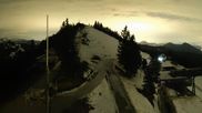 Archiviertes Webcam Bild: Zwölferhorn - Bergstation am 12.04.2026 um 02:01 Uhr
