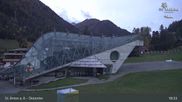 Archived webcam image showing Galzigbahn Base Station (St. Anton) on 21 Oct 2026 at 01:10
