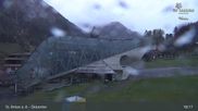 Archived webcam image showing Galzigbahn Base Station (St. Anton) on 21 Oct 2026 at 19:10