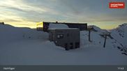 Archiviertes Webcam Bild: Hochfügen: Waidoffen Sessellift Bergstation am 26 Feb 2026 um 19:26 Uhr