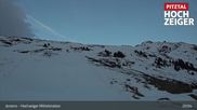 Archiviertes Webcam Bild: Hochzeiger Mittelstation am 19.04.2026 um 03:46 Uhr
