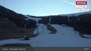 Archived webcam image showing Hochzeiger Base Station on 5 Apr 2026 at 07:05