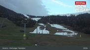 Archiviertes Webcam Bild: Hochzeiger Talstation am 19.04.2026 um 05:29 Uhr