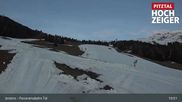 Archiviertes Webcam Bild: Zirbenbahn Bergstation am 17.04.2026 um 01:32 Uhr