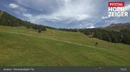 Archiviertes Webcam Bild: Zirbenbahn Bergstation am 26.08.2026 um 15:23 Uhr
