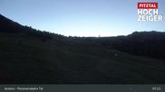 Archiviertes Webcam Bild: Zirbenbahn Bergstation am 15.10.2026 um 07:37 Uhr