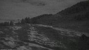 Archiviertes Webcam Bild: Abfahrt auf der Emberger Alm am 26.10.2026 um 20:06 Uhr