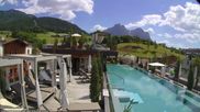 Archiviertes Webcam Bild: Kastelruth: Abinea Dolomiti Romantic Spa Hotel am 28.05.2026 um 14:05 Uhr