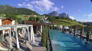 Archiviertes Webcam Bild: Kastelruth: Abinea Dolomiti Romantic Spa Hotel am 28.05.2026 um 18:05 Uhr