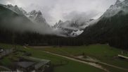 Archiviertes Webcam Bild: Dolomitenhof Sexten - Blick auf die Langlaufloipe am 16.05.2026 um 07:14 Uhr