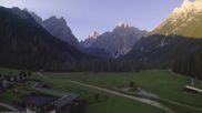 Archiviertes Webcam Bild: Dolomitenhof Sexten - Blick auf die Langlaufloipe am 14.08.2026 um 07:44 Uhr