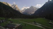 Archiviertes Webcam Bild: Dolomitenhof Sexten - Blick auf die Langlaufloipe am 14.08.2026 um 18:44 Uhr