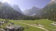 Archiviertes Webcam Bild: Dolomitenhof Sexten - Blick auf die Langlaufloipe am 14.08.2026 um 10:44 Uhr