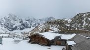 Archiviertes Webcam Bild: Skigebiet Sulden: Panoramakamera Madritschhütte am 28.10.2026 um 08:16 Uhr