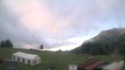 Archiviertes Webcam Bild: Petzen: Übungslift und Petzen-Nest am 26.08.2026 um 07:12 Uhr