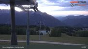 Archiviertes Webcam Bild: Hinterstoder: Bergstation Hirschkogelbahn am 26.08.2026 um 21:06 Uhr