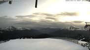 Archiviertes Webcam Bild: Turracher Höhe: Bergstation Kornockbahn am 12.04.2026 um 07:48 Uhr