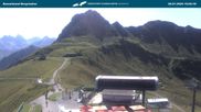 Archived webcam image showing Kanzelwandbahn top station on 28 Jul 2026 at 10:33
