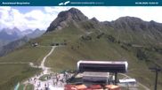 Archiviertes Webcam Bild: Kanzelwandbahn Bergstation am 04.08.2026 um 14:21 Uhr