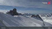Archived webcam image showing Hintertux Glacier: "Gefrorene Wand" Summit on 16 Apr 2026 at 09:37