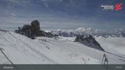 Archived webcam image showing Hintertux Glacier: "Gefrorene Wand" Summit on 16 Apr 2026 at 11:37