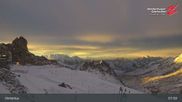 Archived webcam image showing Hintertux Glacier: "Gefrorene Wand" Summit on 23 Oct 2026 at 08:05