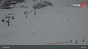 Archived webcam image showing Tuxer Fernerhaus at Hintertux Glacier on 10 Apr 2026 at 09:29