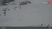 Archived webcam image showing Tuxer Fernerhaus at Hintertux Glacier on 10 Apr 2026 at 11:29