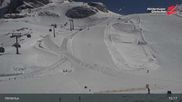 Archived webcam image showing Tuxer Fernerhaus at Hintertux Glacier on 23 Apr 2026 at 15:33