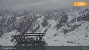 Archiviertes Webcam Bild: Stubaier Gletscher: Daunjochbahn am 12.04.2026 um 17:02 Uhr