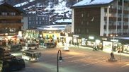 Archiviertes Webcam Bild: Zermatt: Bahnhofplatz am 26 Feb 2026 um 18:46 Uhr